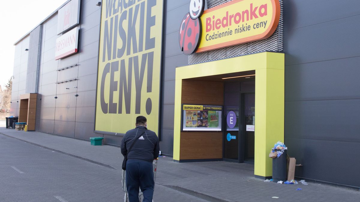 Koronawirus w Polsce. Od 7 do 10 kwietnia Biedronki będą otwarte całą dobę