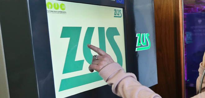 Działalność ZUS krytykuje 51 proc. Polaków, OFE - 33 proc.