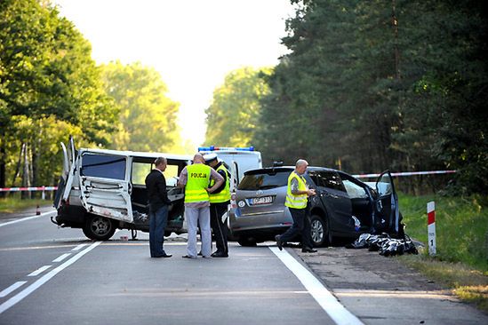 Tragedia na drodze - zginęły 4 osoby, w tym troje dzieci