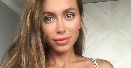 Biust odchodzi do lamusa? „Vogue” żegna ogromne dekolty i ściśnięte piersi