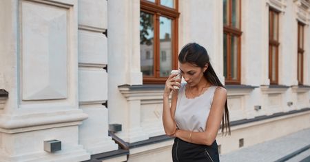 Masz mały biust? Powinnaś ubierać się w ten sposób