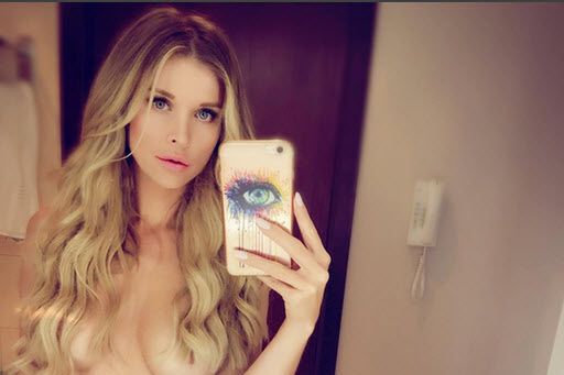 Joanna Krupa uczciła rocznicę ślubu... topless. Dobry pomysł?