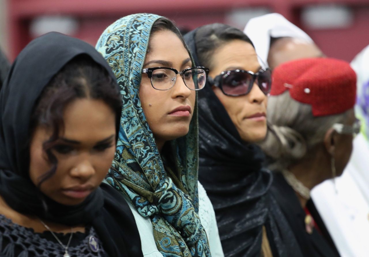 Chusta na głowie wcale nie musi oznaczać islamu. Rozpoznasz religie?