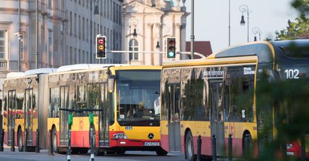 ZTM Warszawa wprowadza liczne zmiany w kursowaniu autobusów. Pierwsze modyfikacje już w sobotę