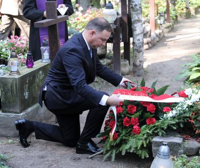 30. rocznica powołania rządu Tadeusza Mazowieckiego. Andrzej Duda złożył winiec na grobie
