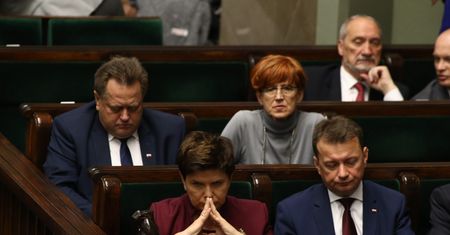 Sondaż dla WP. Ministrowie oddadzą nagrody. Wiemy, co na to Polacy