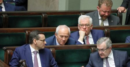 Rząd unika odpowiedzi na niewygodne pytania. Katastrofa smoleńska tematem tabu