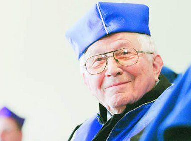 Tadeusz Różewicz doktorem honoris causa Uniwersytetu Gdańskiego