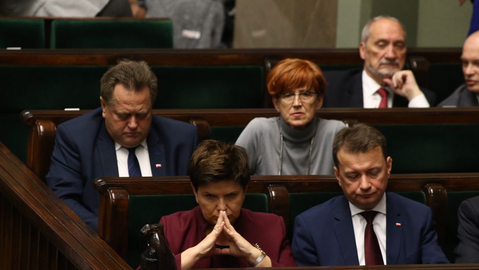 W ocenie Szydło, nagrody się ministrom "należały"