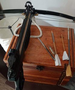 Warszawa. 38-latek strzelał z kuszy w przedszkole