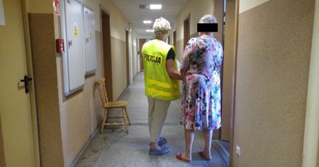 Pijana staruszka rzucała butelkami w dzieci. "Bo ją denerwowały"