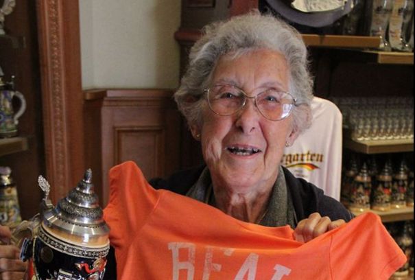 Śmiertelnie chora 90-latka nie poddała się leczeniu. Zamiast tego ruszyła w podróż