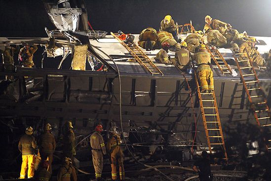 15 osób nie żyje, 135 rannych w katastrofie kolejowej