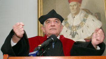 Prof. Religa podczas uroczystości otrzymania tytułu honoris causa Akademii Medycznej