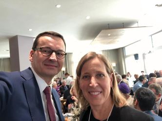 Davos. Premier Morawiecki spotkał się z kuzynką. To szefowa YouTube'a