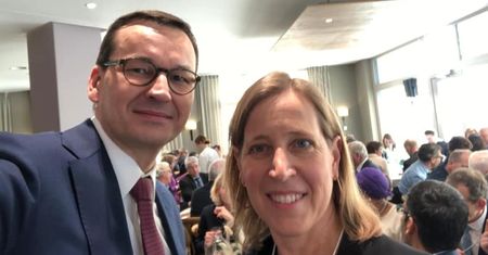 Davos. Premier Morawiecki spotkał się z kuzynką. To szefowa YouTube'a