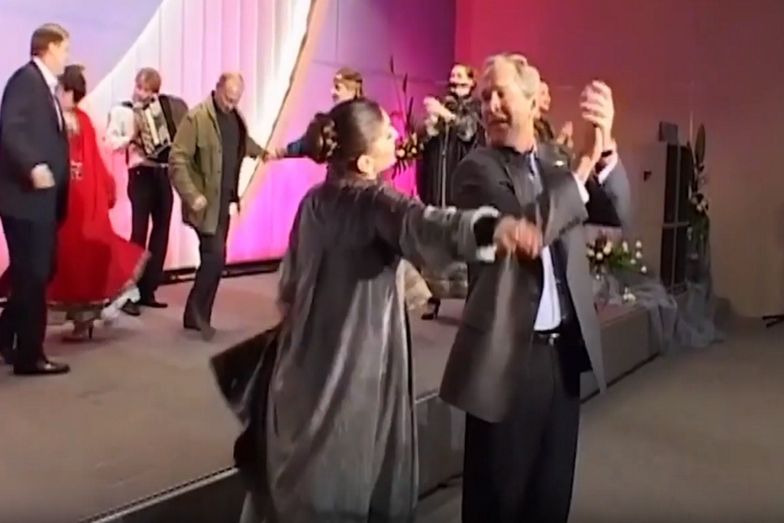 Odnaleziono archiwalne wideo z tańczącymi Władimirem Putinem i Georgem W. Bushem