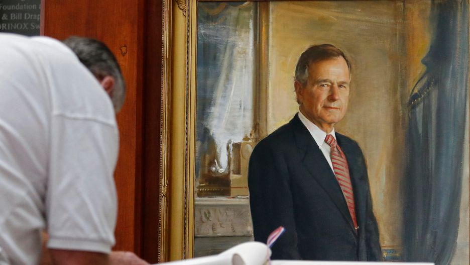 Księgi kondolencyjne wyłożono w instytucjach w wielu miastach, m.in. w George Bush Presidential Library & Museum w College Station