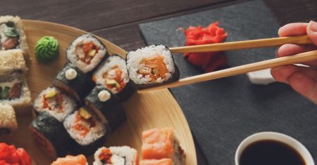 Odkryli lek na nieuleczalną chorobę. W sushi kluczowy składnik