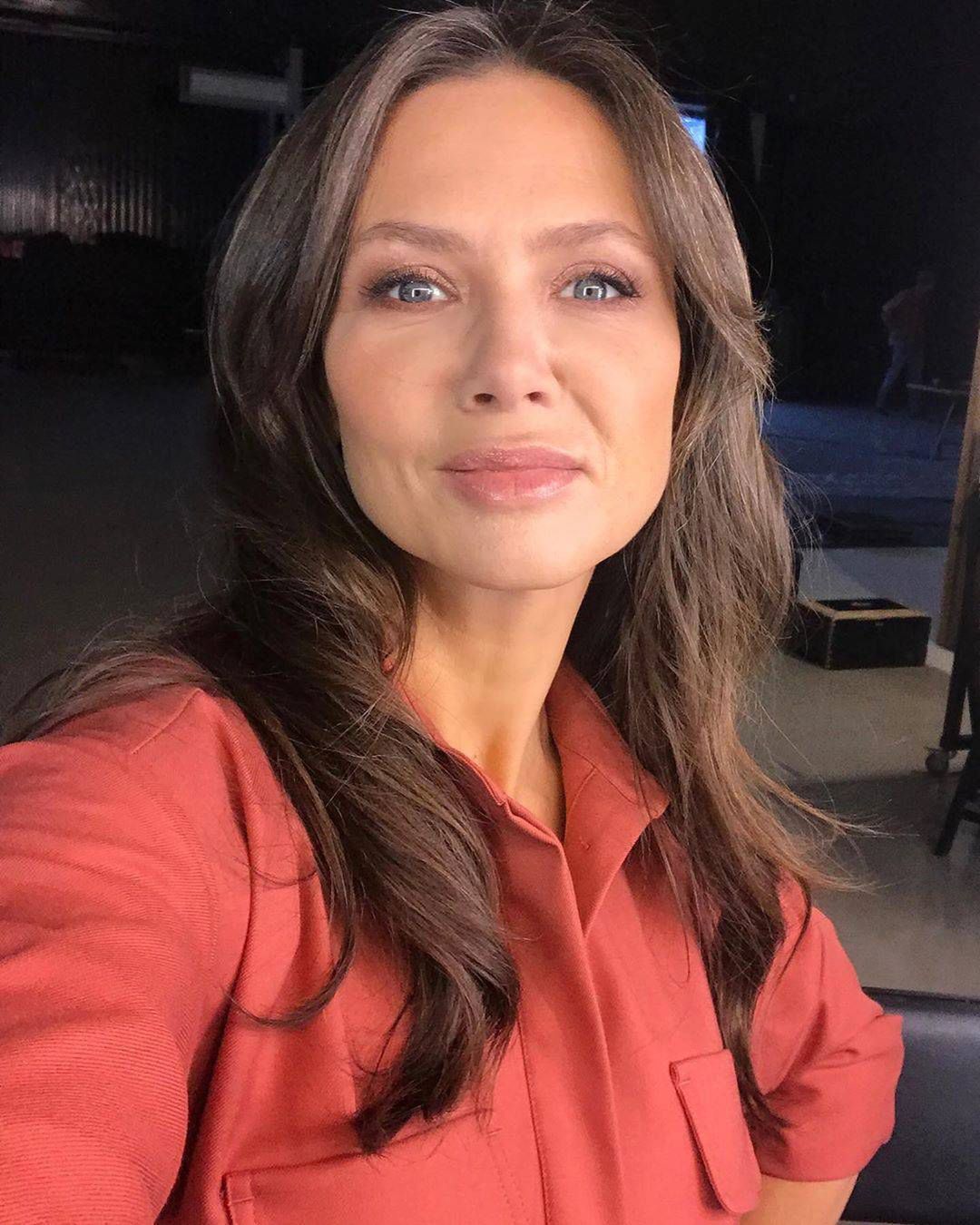 Kinga Rusin w kombinezonie