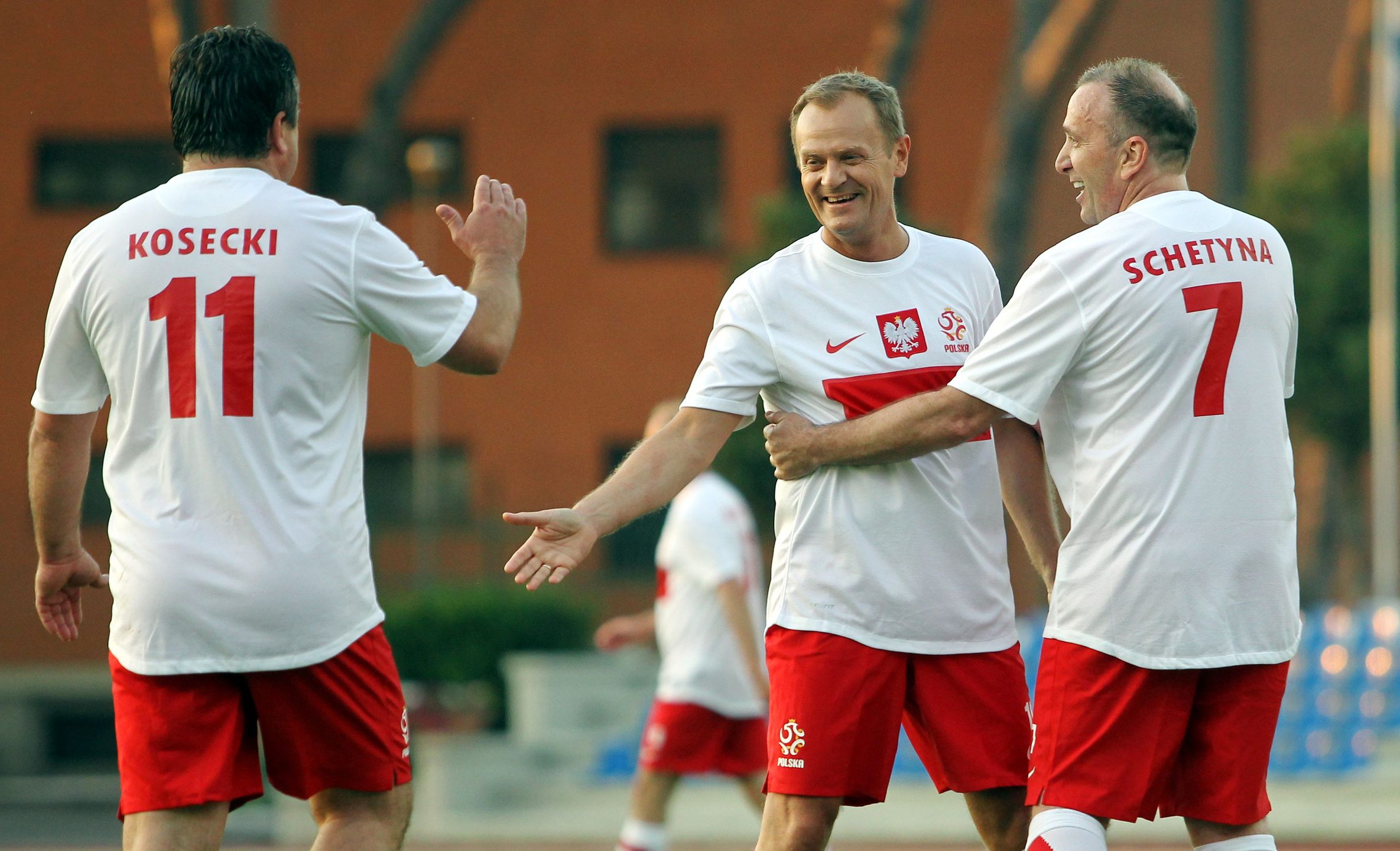 Schetyna i Tusk na boisku 