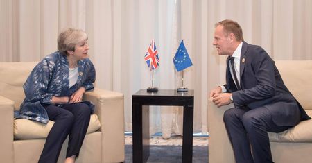 May napisze do Tuska w sprawie opóźnienia brexitu. Negocjator UE wątpi w jego sens