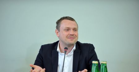 Grzegorz Napieralski broni obydwu Tusków. "Szkoda mi chłopaka"