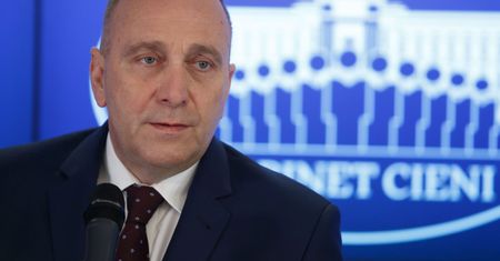 Leszczyński: "Schetyna przytula, a potem zjada koalicjantów. Teraz kolej na Biedronia" (Opinia)