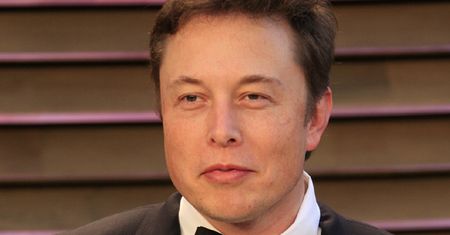 Elon Musk realizuje plan. SpaceX umieści na orbicie 42 tys. mikrosatelitów kosmicznego Internetu
