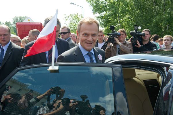 Krzyczą: "Donald, matole". Donald Tusk ripostuje: przyzwyczaiłem się