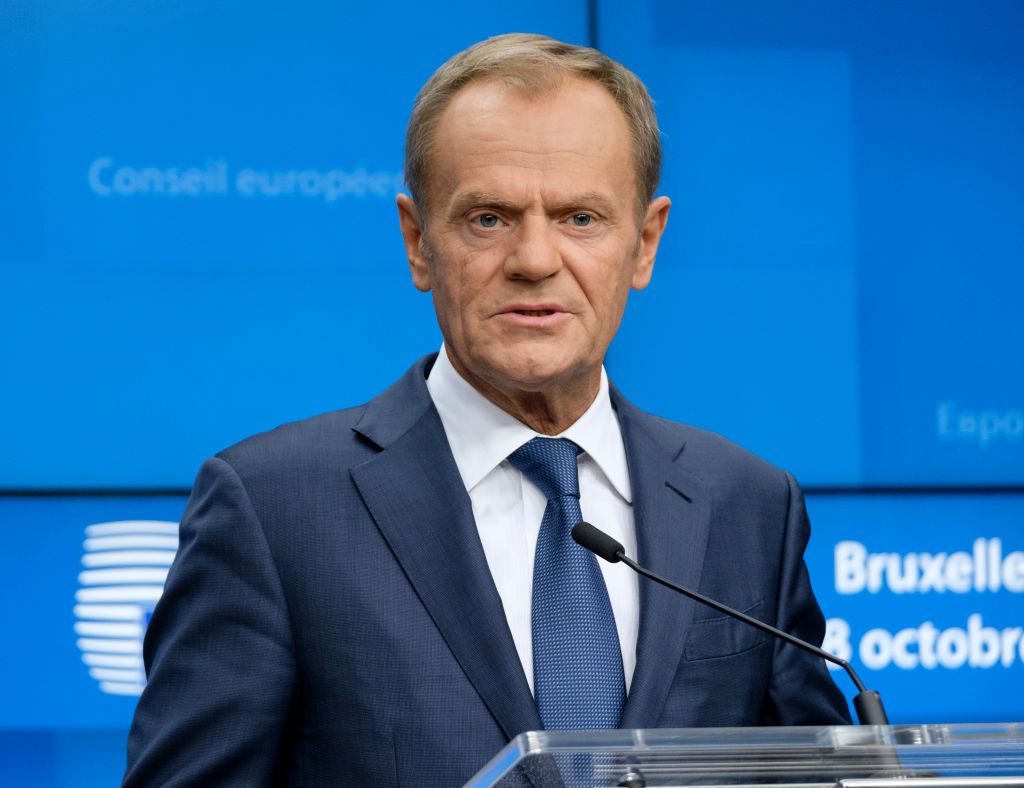 Tusk w "Die Zeit” wspomina "dramatyczny" moment. "Mój własny kraj głosował przeciwko mnie”