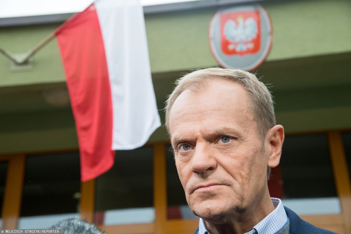 Bruksela. Donald Tusk komentuje wyniki wyborów parlamentarnych