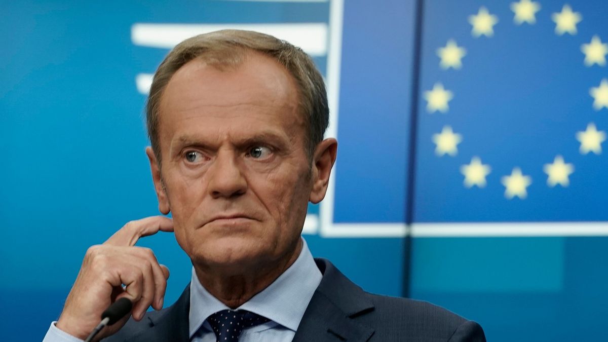Donald Tusk we wtorek poinformował o rezygnacji z kandydowania w wyborach prezydenckich