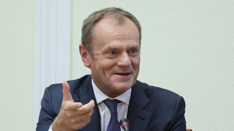 Były premier Donald Tusk w trakcie posiedzenia był niejednokrotnie zdziwiony postawą członków komisji