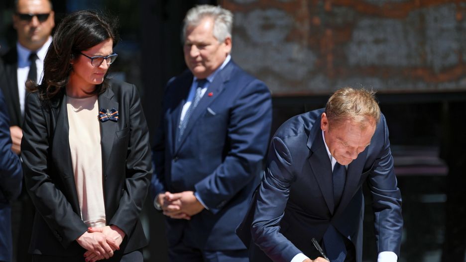 W Gdańsku świętują m.in. samorządowcy, byli prezydenci oraz Donald Tusk
