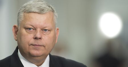 Zarobki nauczycieli prawie takie jak posłów. Marek Suski zszokował nauczycieli