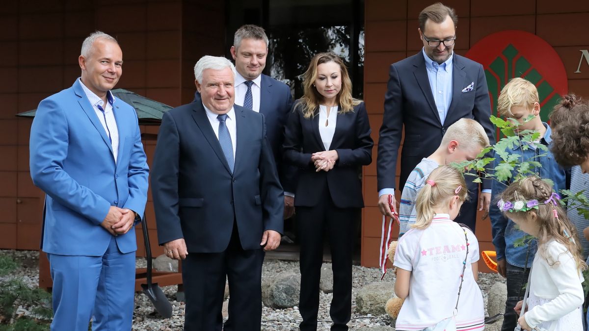 Warszawa, 09.09.2018. Od lewej: Bogusław Białowąs i Kazimierz Kujda podczas inauguracji "100 tysięcy drzew na 100-lecie niepodległości Polski".