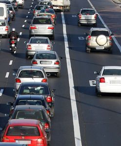 Samochodem elektrycznym po buspasach. Policja różnie interpretuje przepisy