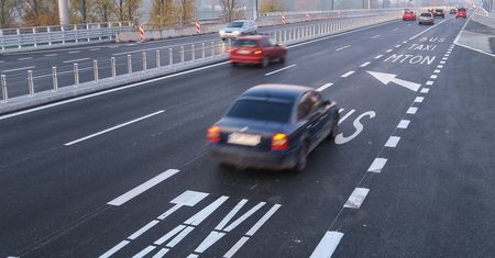 Samochody elektryczne mają przywileje. Ich właściciele nie śpią jednak spokojnie