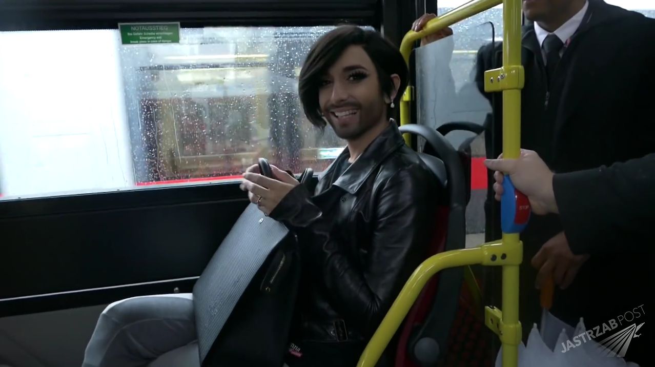 Conchita Wurst w autobusie pojechała na Eurowizję 2015