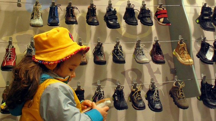 Wojas przejmie udziały w firmie Bartek, produkującej buty dla dzieci.