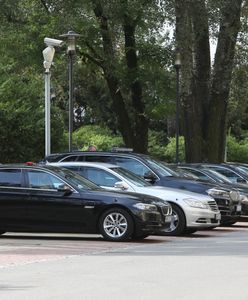 Rząd unieważnił dostawę ponad 200 aut. Poseł pyta o pieniądze z przetargu