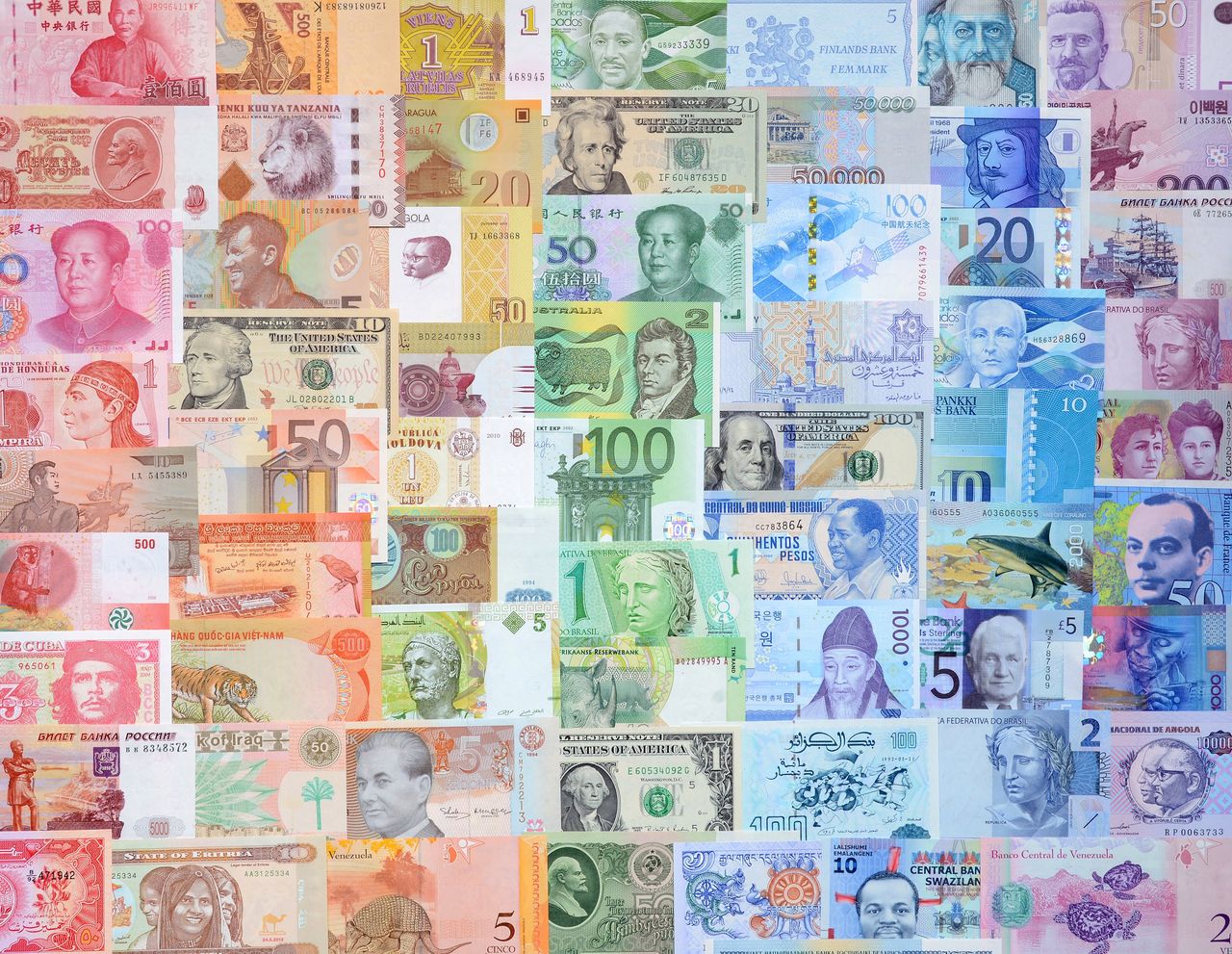 Dopasuj pieniądz do kraju. 14 trafień oznacza mistrzostwo