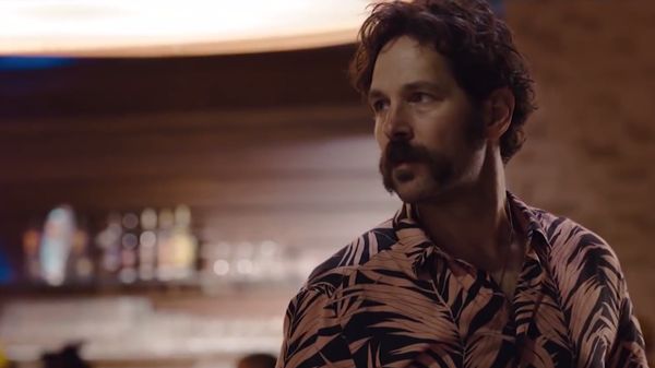 "Bez słowa" to thriller science fiction rozgrywający się w Berlinie