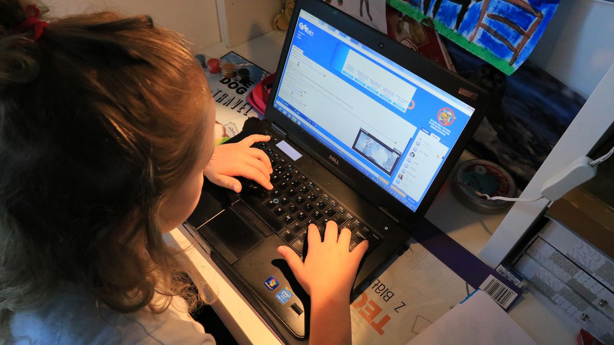 Od środy 25 marca szkoły mają obowiązek nauczania zdalnego. 