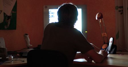 Dusił i katował matkę, bo ta... zabroniła mu grać na komputerze