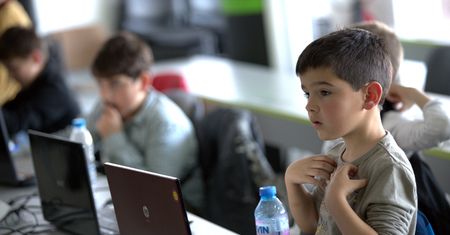 Dlaczego nie warto odmawiać dzieciom zabawy na komputerze?