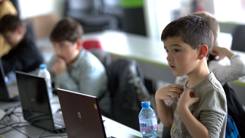 Jeden na trzech użytkowników internetu ma poniżej 18 lat
