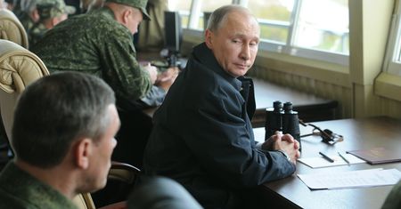Rosyjscy żołnierze już przy polskiej granicy. Co zrobi Putin?