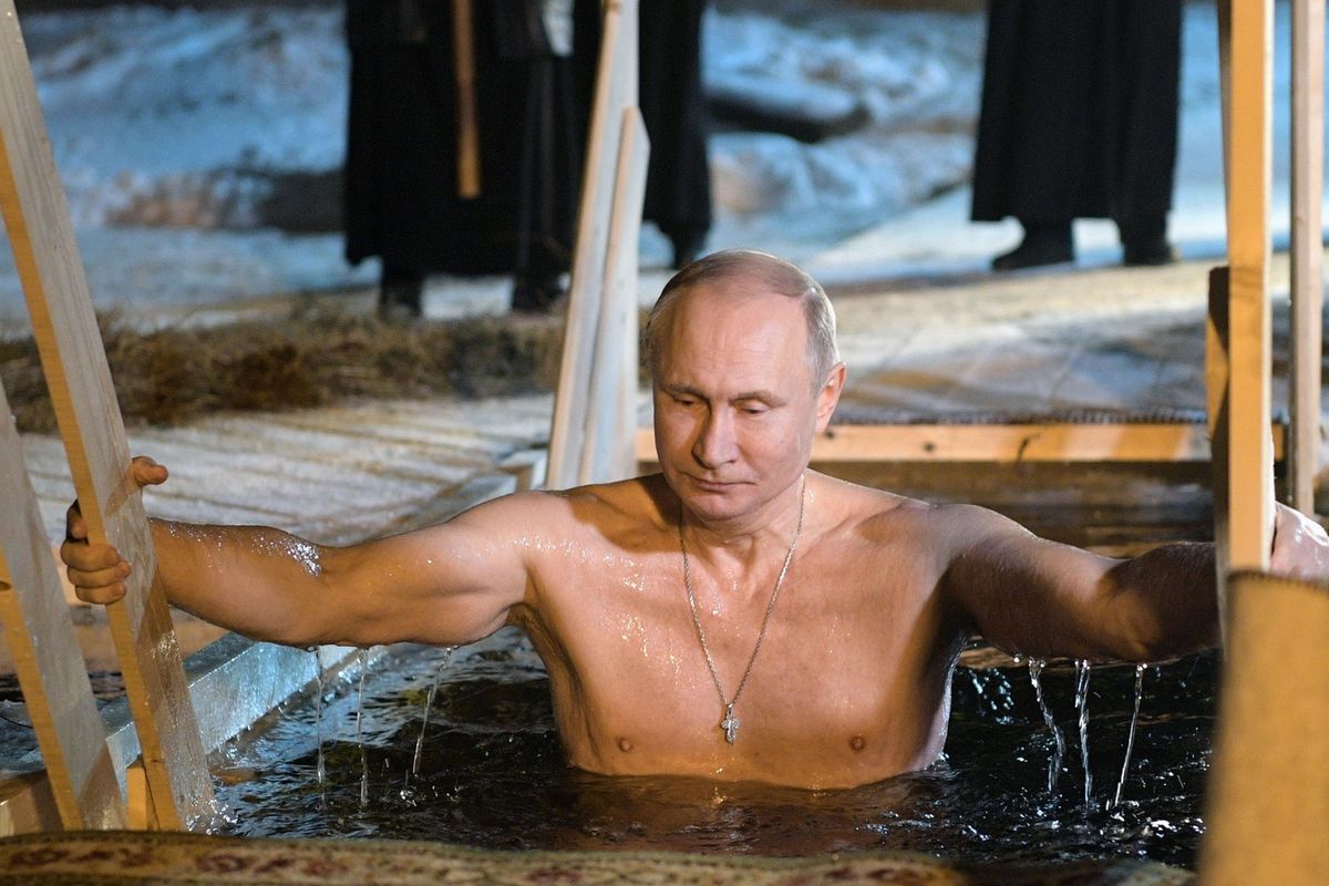 Putin zanurzył się w przeręblu. Chciał być jak Jezus